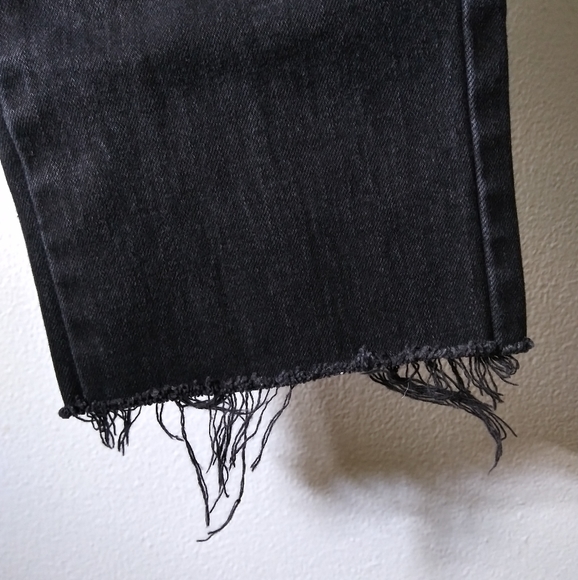 sustainable black cropped denim jeans - Picture 2 of 6